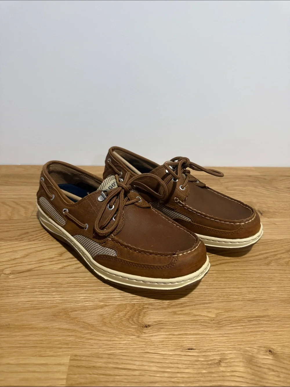 Brand new size 8 Sebago Brown Leather Men’s Boat Shoes with Cream Soles
